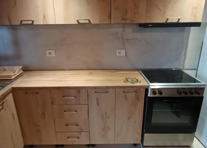 Apartment Hill House *